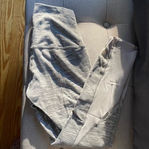 Lululemon Wunder Under Scalloped Size 4